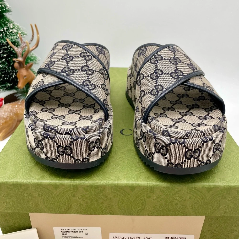 Gucci Beige GG Canvas Platform Slides with Black Trim - Picture 3 of 13